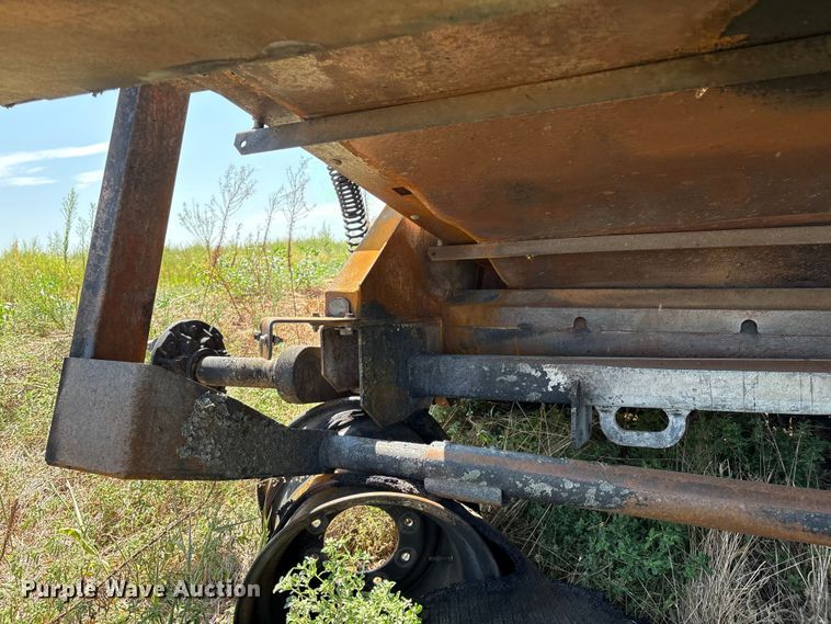 image for item EM0578 2017 Massey Ferguson Hesston 2956  round baler