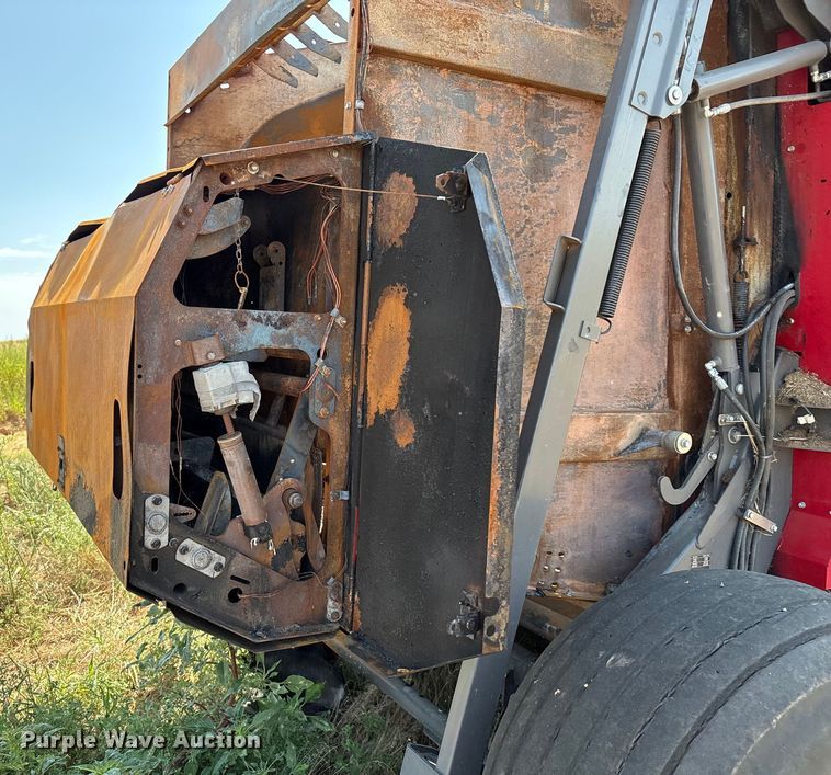 image for item EM0578 2017 Massey Ferguson Hesston 2956  round baler