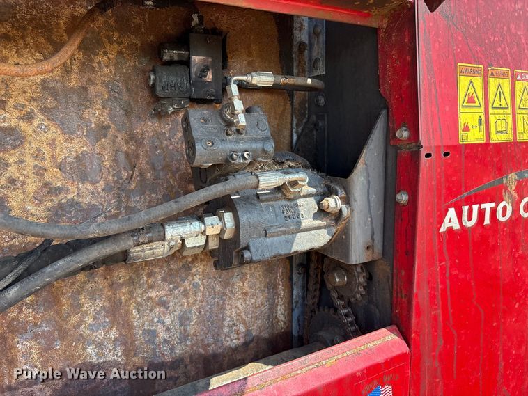 image for item EM0578 2017 Massey Ferguson Hesston 2956  round baler