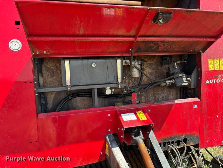 image for item EM0578 2017 Massey Ferguson Hesston 2956  round baler