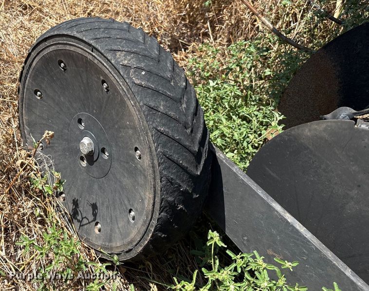 image for item EM0578 2017 Massey Ferguson Hesston 2956  round baler