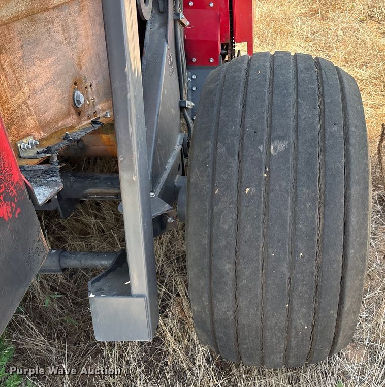 image for item EM0578 2017 Massey Ferguson Hesston 2956  round baler