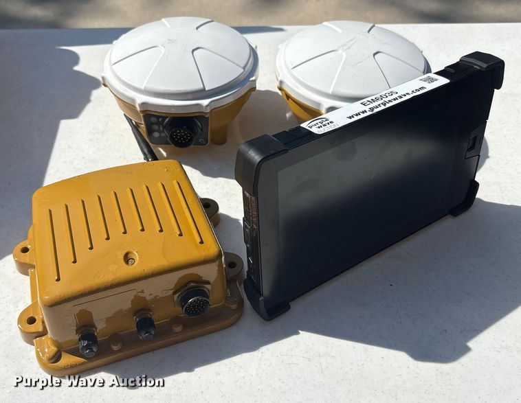 image for item EM6035 Trimble TD 520LW GPS