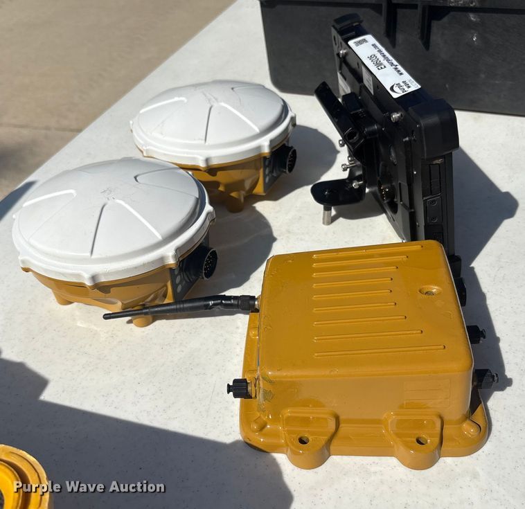 image for item EM6035 Trimble TD 520LW GPS