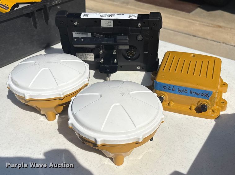 image for item EM6035 Trimble TD 520LW GPS