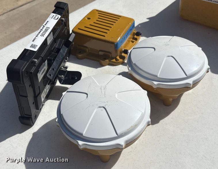 image for item EM6035 Trimble TD 520LW GPS