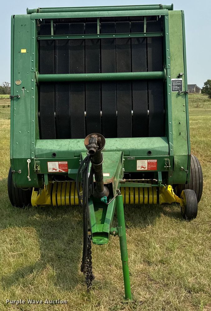 image for item EM8067 1987 John Deere 530 round baler