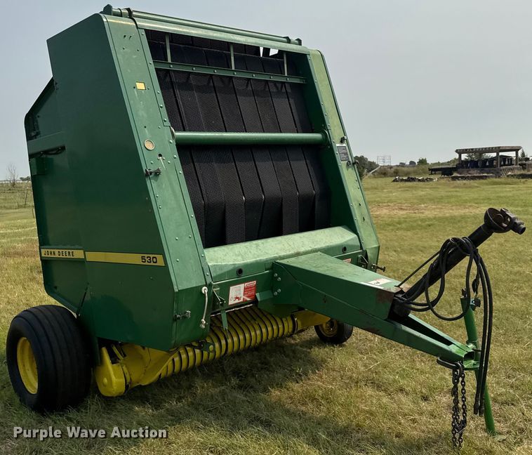 image for item EM8067 1987 John Deere 530 round baler