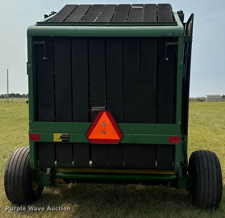 image for item EM8067 1987 John Deere 530 round baler