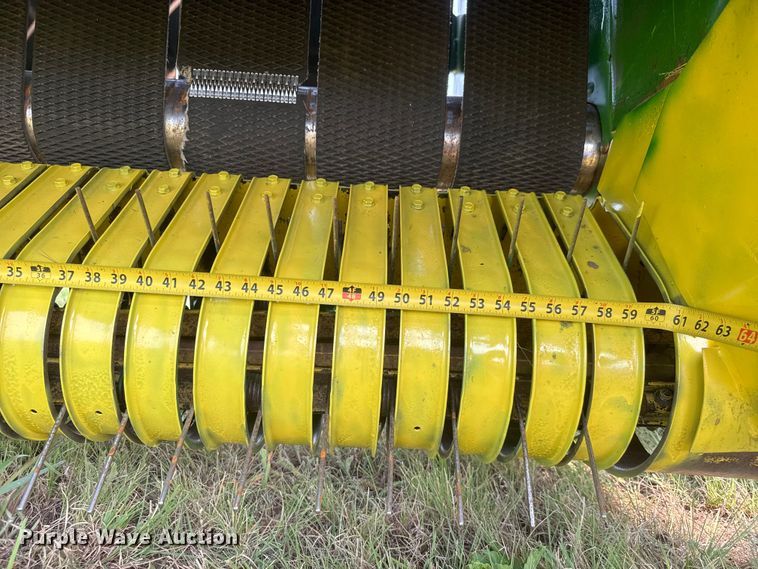 image for item EM8067 1987 John Deere 530 round baler