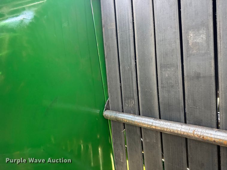 image for item EM8067 1987 John Deere 530 round baler