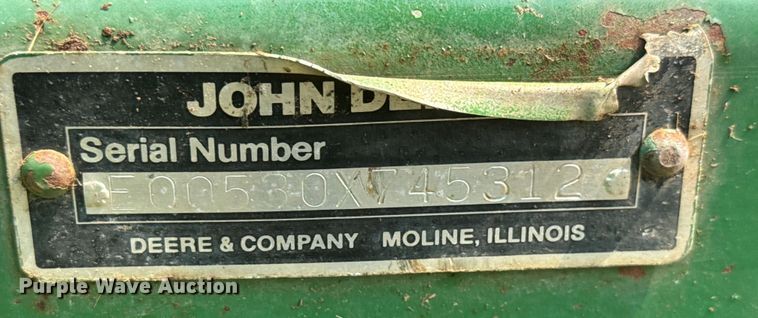 image for item EM8067 1987 John Deere 530 round baler