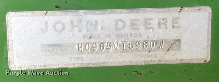 image for item EM8071 1993 MacDon 960 draper head