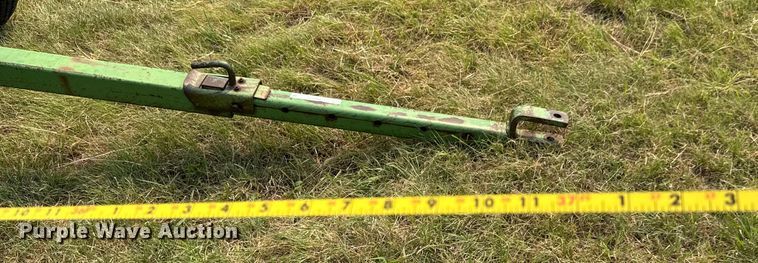 image for item EM8071 1993 MacDon 960 draper head