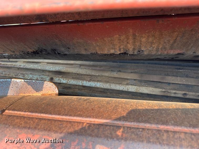 image for item EM8072 Hesston 6655 swather / windrower