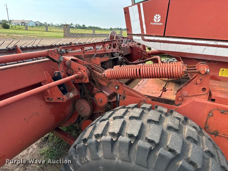 image for item EM8072 Hesston 6655 swather / windrower