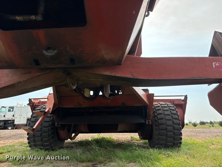 image for item EM8072 Hesston 6655 swather / windrower