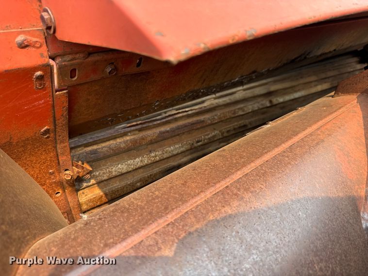 image for item EM8072 Hesston 6655 swather / windrower