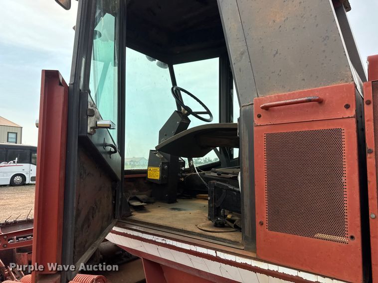 image for item EM8072 Hesston 6655 swather / windrower