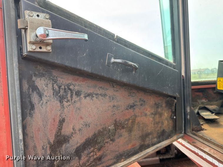 image for item EM8072 Hesston 6655 swather / windrower