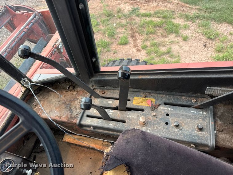 image for item EM8072 Hesston 6655 swather / windrower