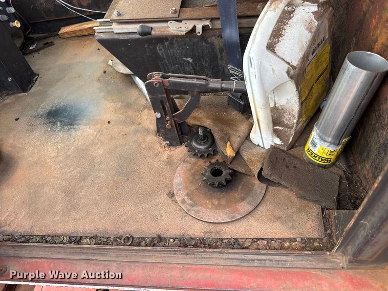 image for item EM8072 Hesston 6655 swather / windrower