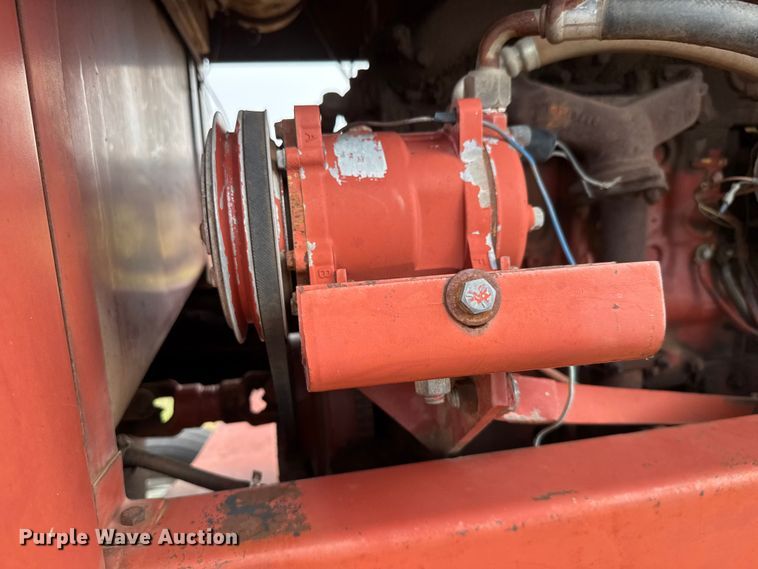 image for item EM8072 Hesston 6655 swather / windrower