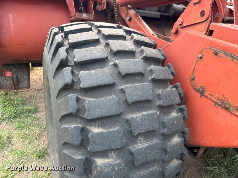 image for item EM8072 Hesston 6655 swather / windrower