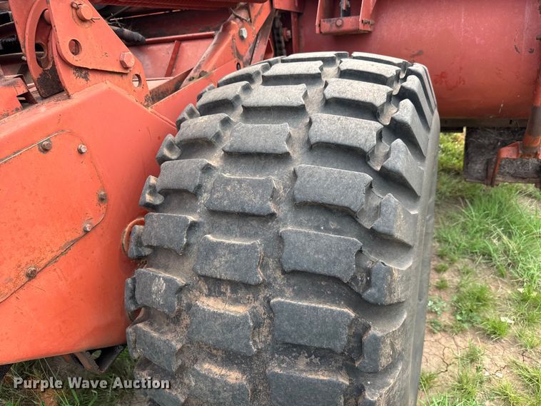 image for item EM8072 Hesston 6655 swather / windrower