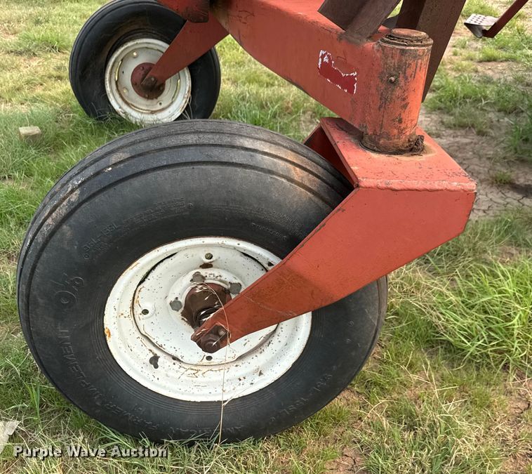 image for item EM8072 Hesston 6655 swather / windrower