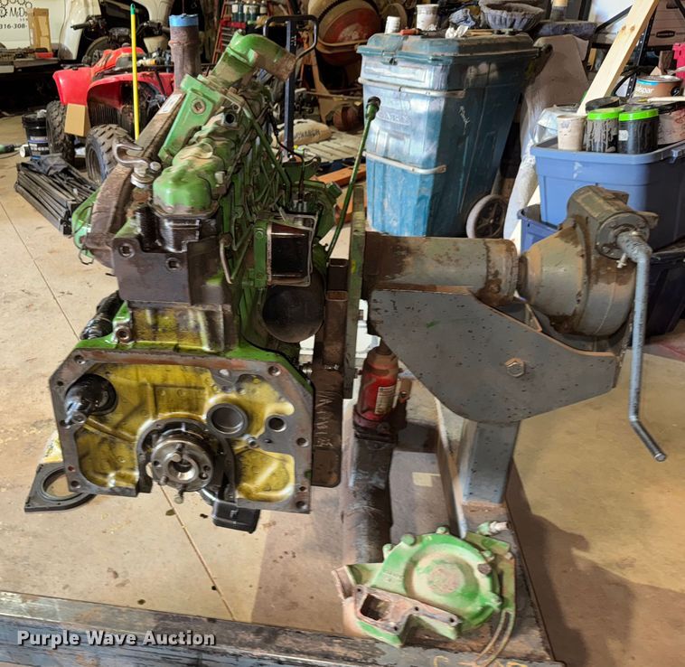 image for item EM8076 John Deere 6404DR-12 engine