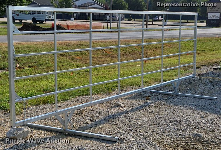 image for item EN3575 (10) galvanized livestock panels