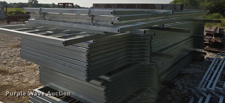 image for item EN3575 (10) galvanized livestock panels