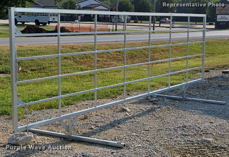 image for item EN3815 (10) galvanized livestock panels