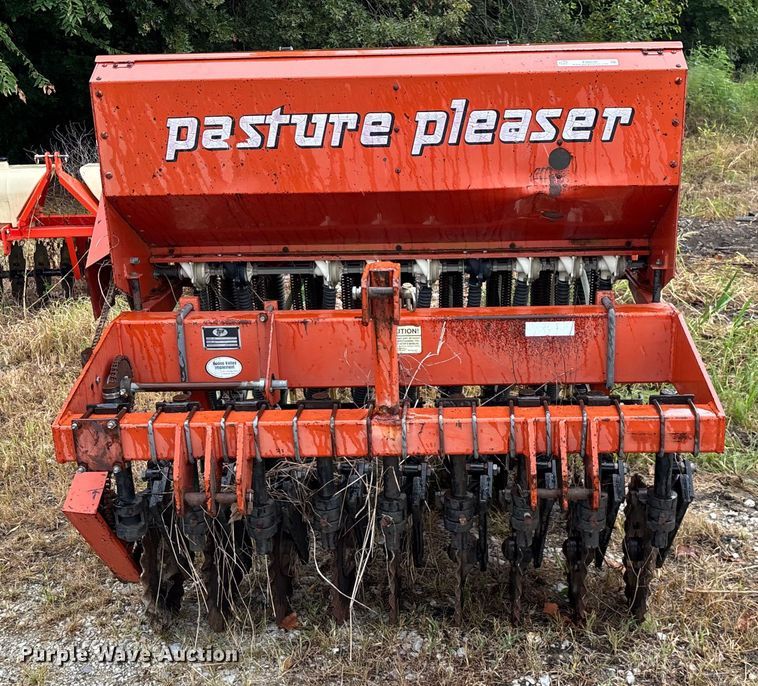image for item EN5536 Tye Pasture Pleaser 114-5215 no-till grain drill