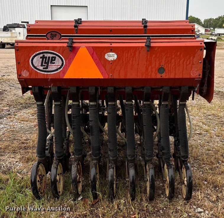 Tye Pasture Pleaser 114-5215 no-till grain drill in Sheldon