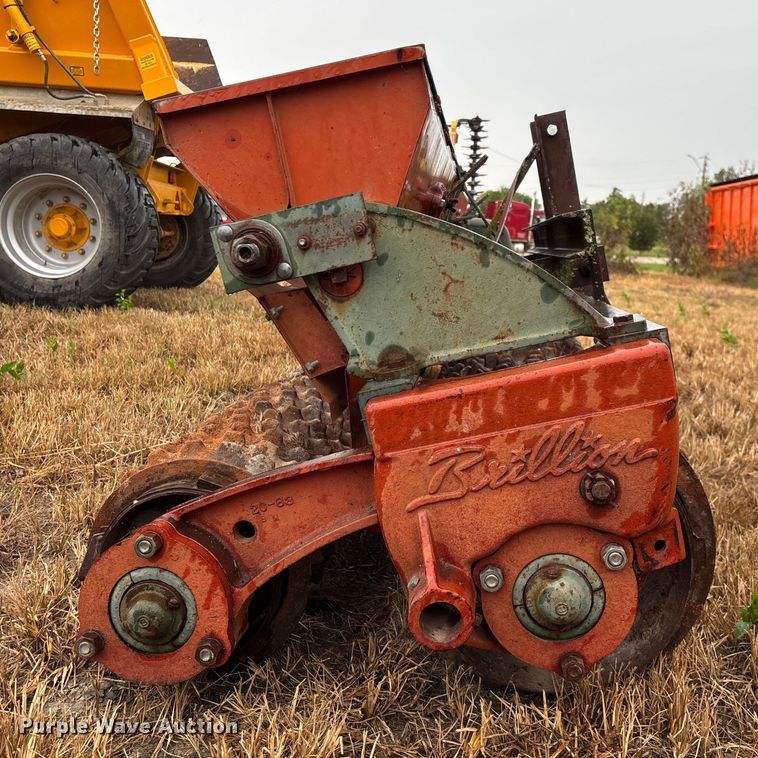 image for item EN5544 Brillion SST-961 seeder