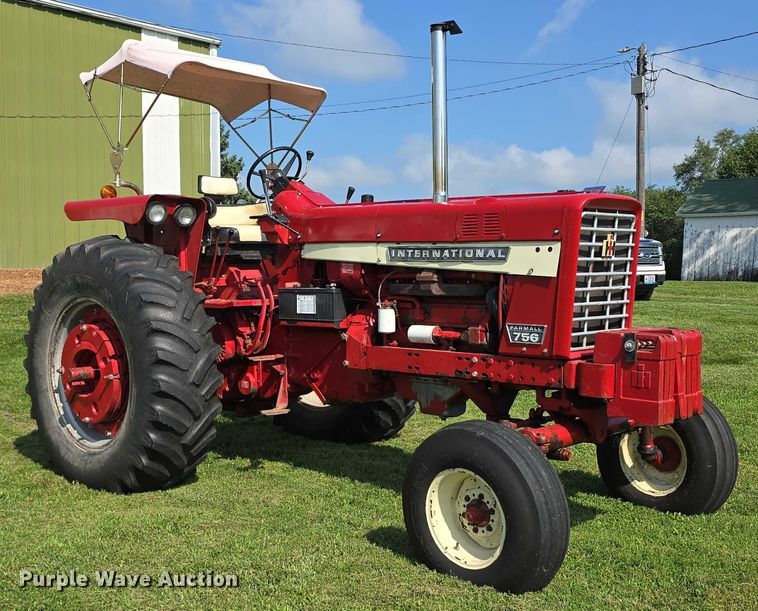 image for item EO1604 1968 International Farmall 756  tractor