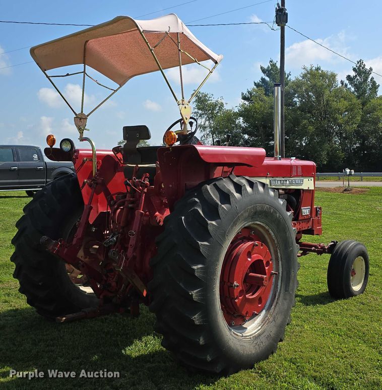 image for item EO1604 1968 International Farmall 756  tractor