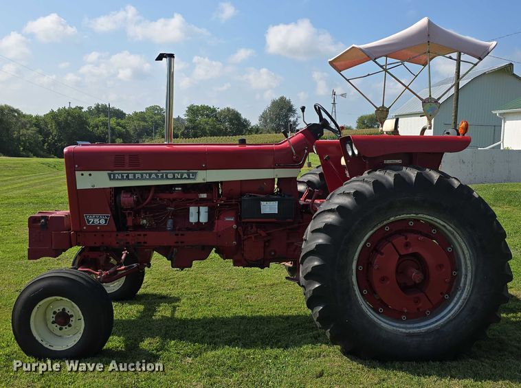 image for item EO1604 1968 International Farmall 756  tractor