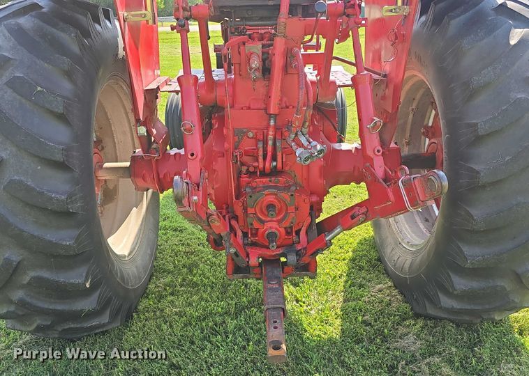 image for item EO1604 1968 International Farmall 756  tractor