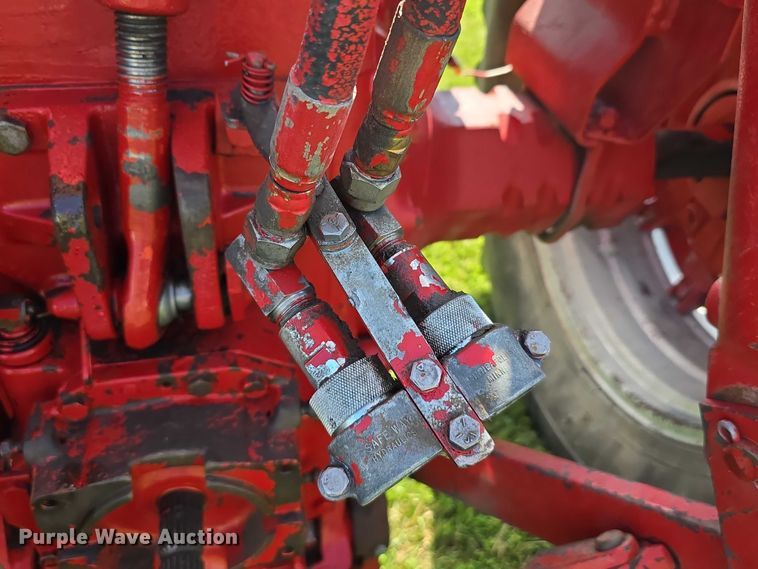 image for item EO1604 1968 International Farmall 756  tractor