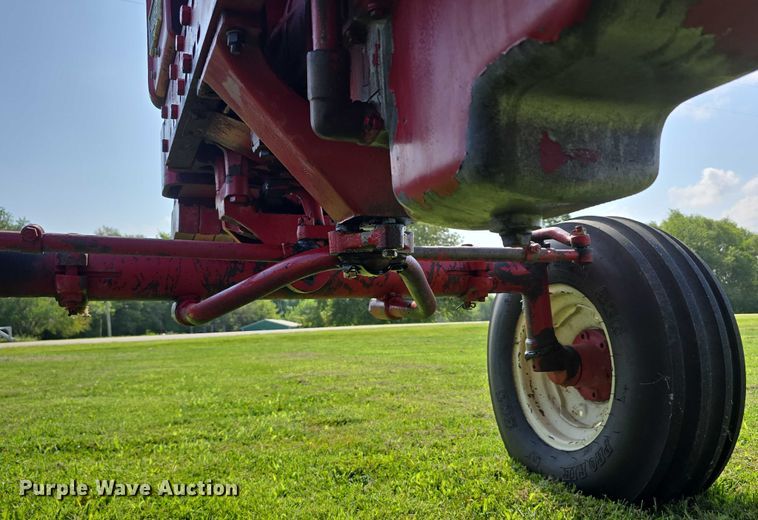 image for item EO1604 1968 International Farmall 756  tractor