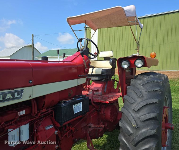 image for item EO1604 1968 International Farmall 756  tractor