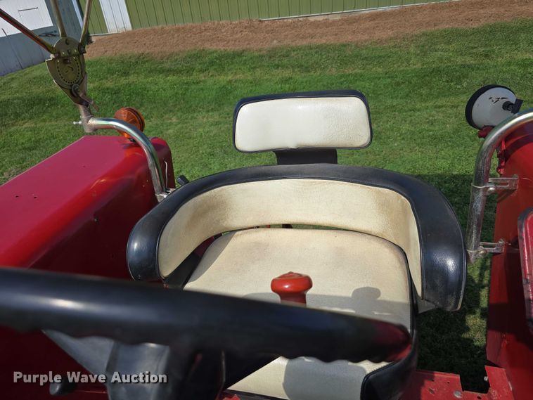 image for item EO1604 1968 International Farmall 756  tractor