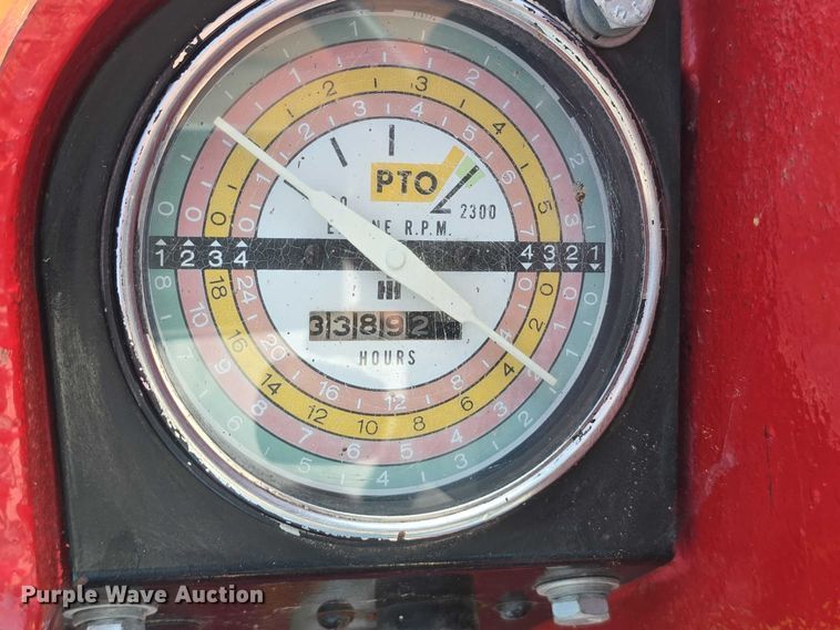 image for item EO1604 1968 International Farmall 756  tractor