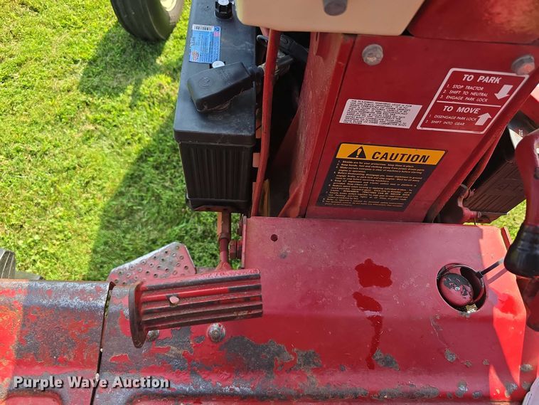 image for item EO1604 1968 International Farmall 756  tractor