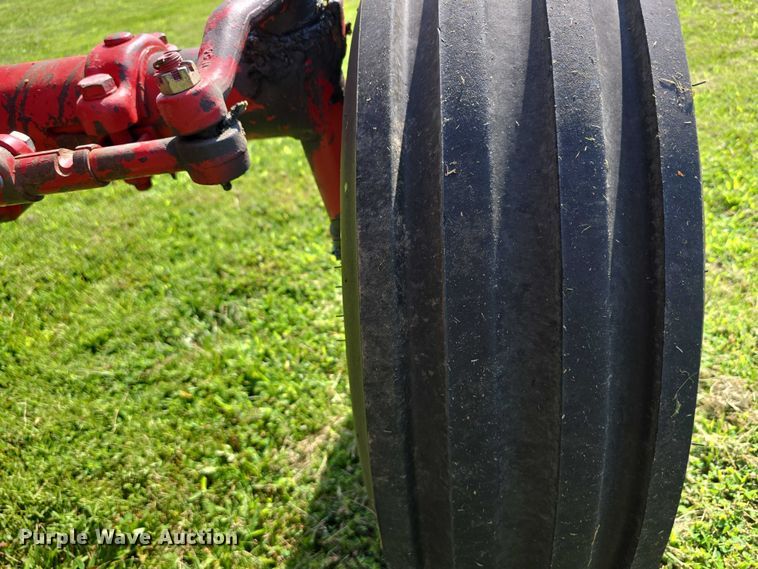 image for item EO1604 1968 International Farmall 756  tractor