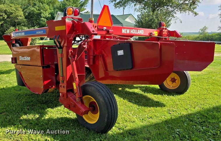 image for item EO1605 2022 New Holland Discbine 210  swather / windrower