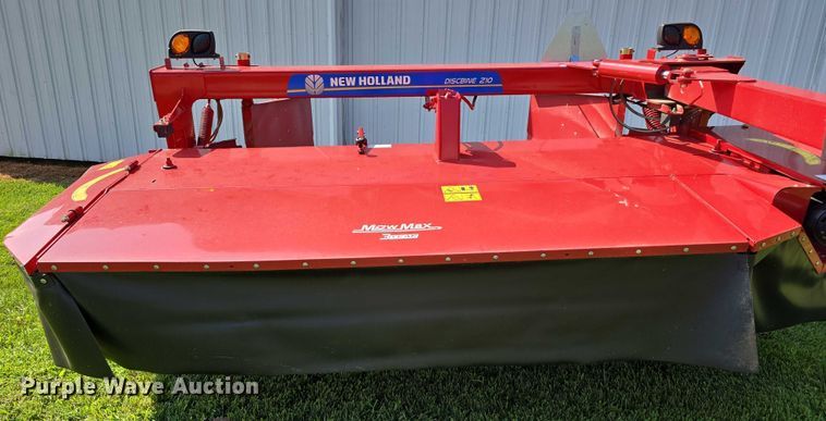 image for item EO1605 2022 New Holland Discbine 210  swather / windrower